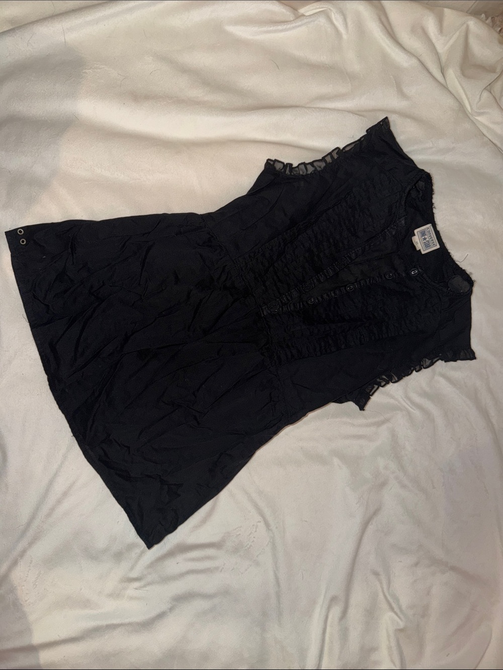 Converse one star Black Sleeveless Ruffle-Trim Blouse